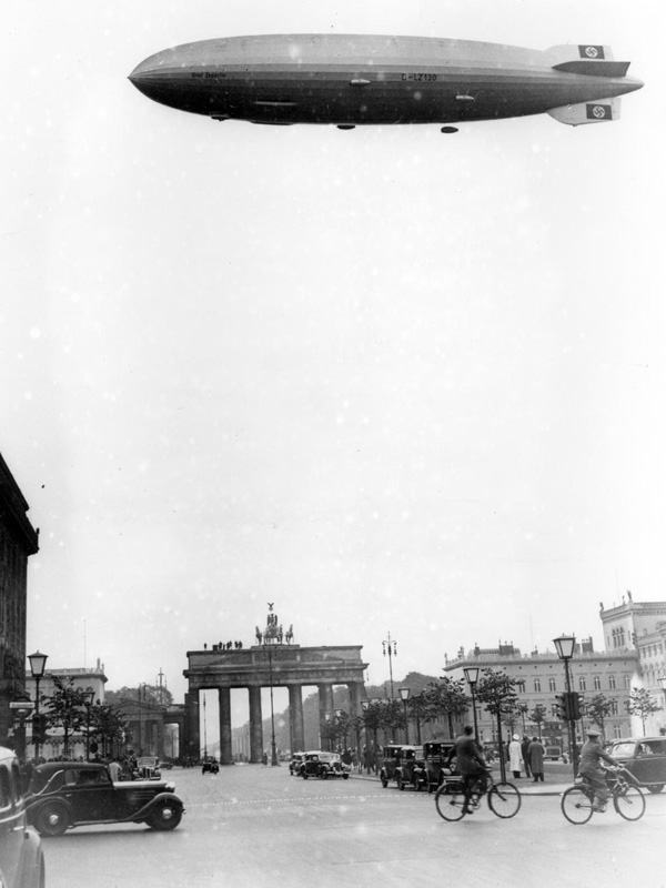 Ritkán látott fotók a 80 éve történt Hindenburg-léghajó katasztrófáról Ritkán látott fotók a 80 éve történt Hindenburg-léghajó katasztrófáról