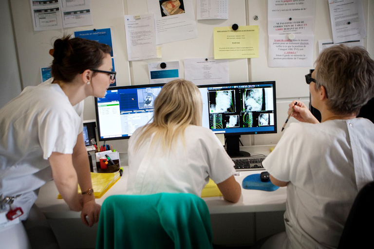 Mellrák szűrés egy svájci onkológián (Fotó: Profimedia)