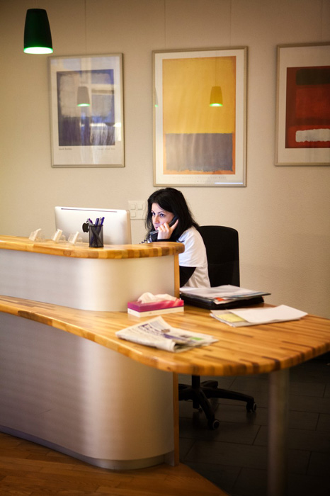 Egy genfi korház recepciója (Fotó: Profimedia)