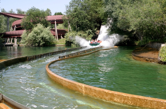 Kizuhant a vidámparki csónakból a 11 éves kislány (a fotó illusztráció!)