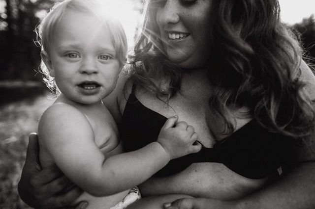 Őszinte képek a szülés utáni test igazi szépségéről