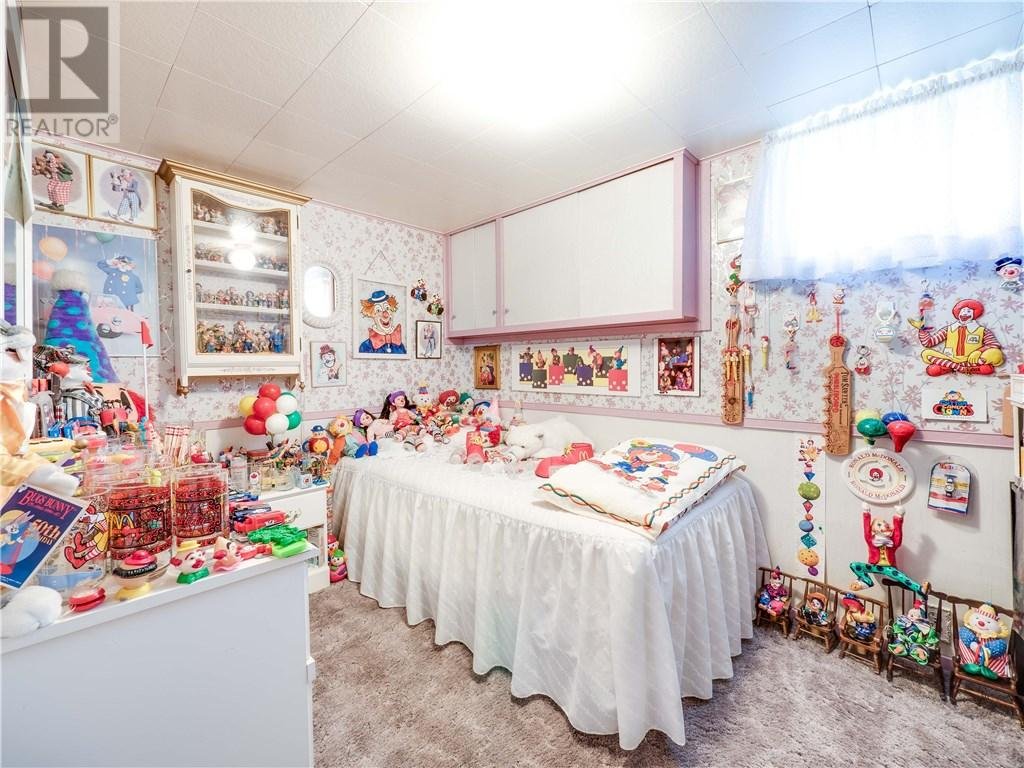 A hátadon is feláll a szőr, ha meglátod ezt a bohócokkal teli házat!