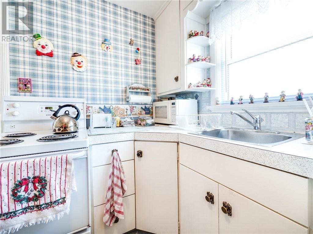 A hátadon is feláll a szőr, ha meglátod ezt a bohócokkal teli házat!