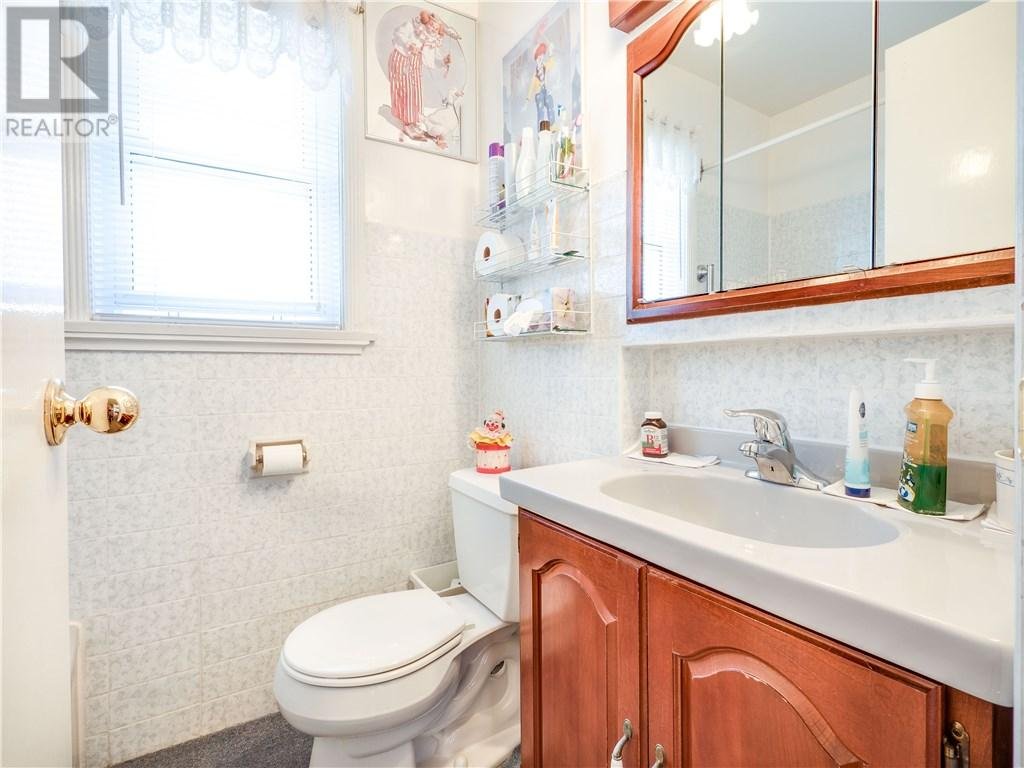 A hátadon is feláll a szőr, ha meglátod ezt a bohócokkal teli házat!