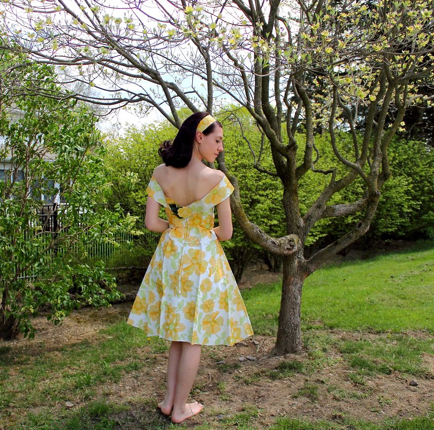 Csodaszép ruhát csinált a nagyi tapétájából