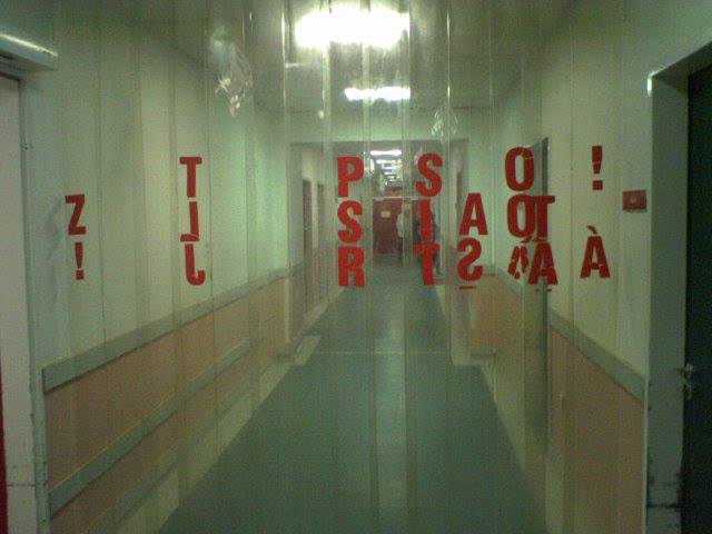 Helyes megfejtőink között szalagfüggöny-felhelyezési tanfolyamokat sorsolunk ki. 