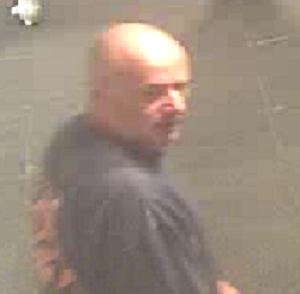 Ez a férfi ütött meg egy nőt a Kálvin téren - fotók