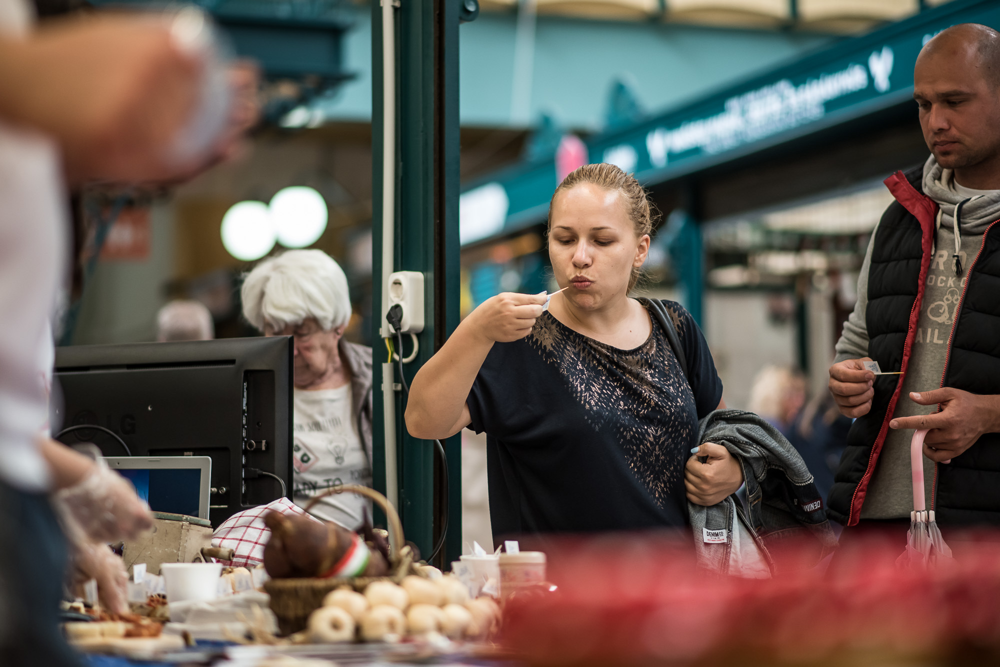 Csukd be a szemed és hagyd, hogy történjen: 15 fotó a kolbász erejéről Csukd be a szemed és hagyd, hogy történjen: 15 fotó a kolbász erejéről