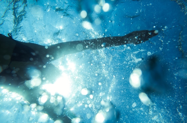 70 éves férfi nyúlkált a strandon a 8 éves kislány bugyijába