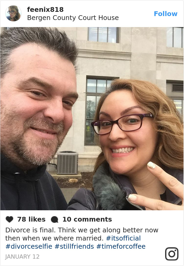 Szelfivel ünneplik a válást a neten