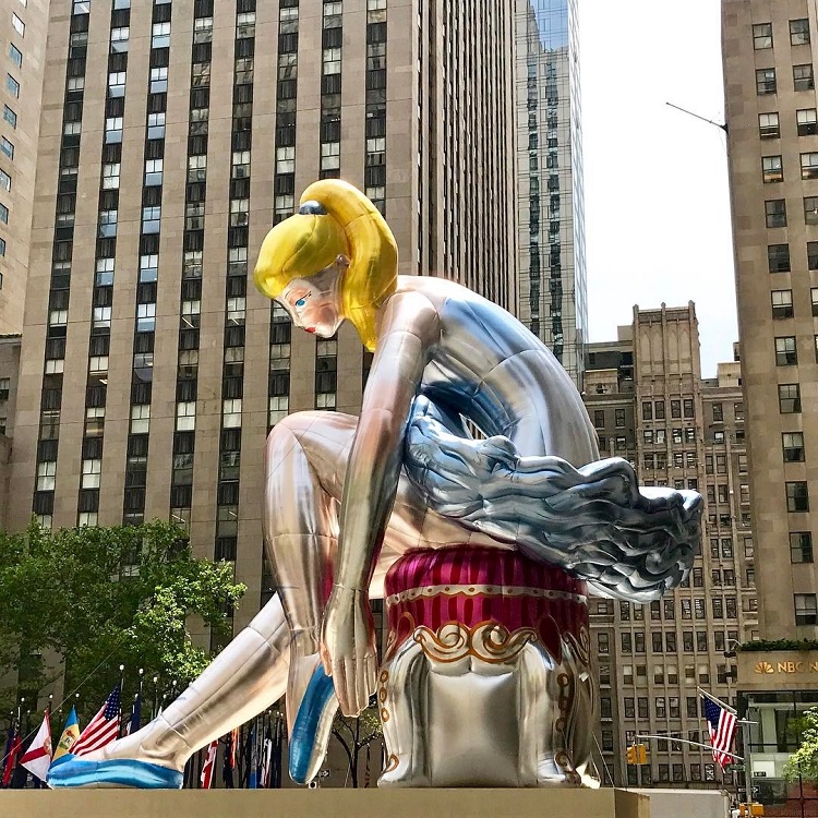 Tizennégy méteres balerinával jelentkezett a giccskirály, Jeff Koons