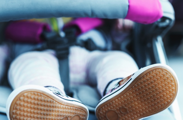 Az utcán hagyta kisbabáját a 34 éves nő