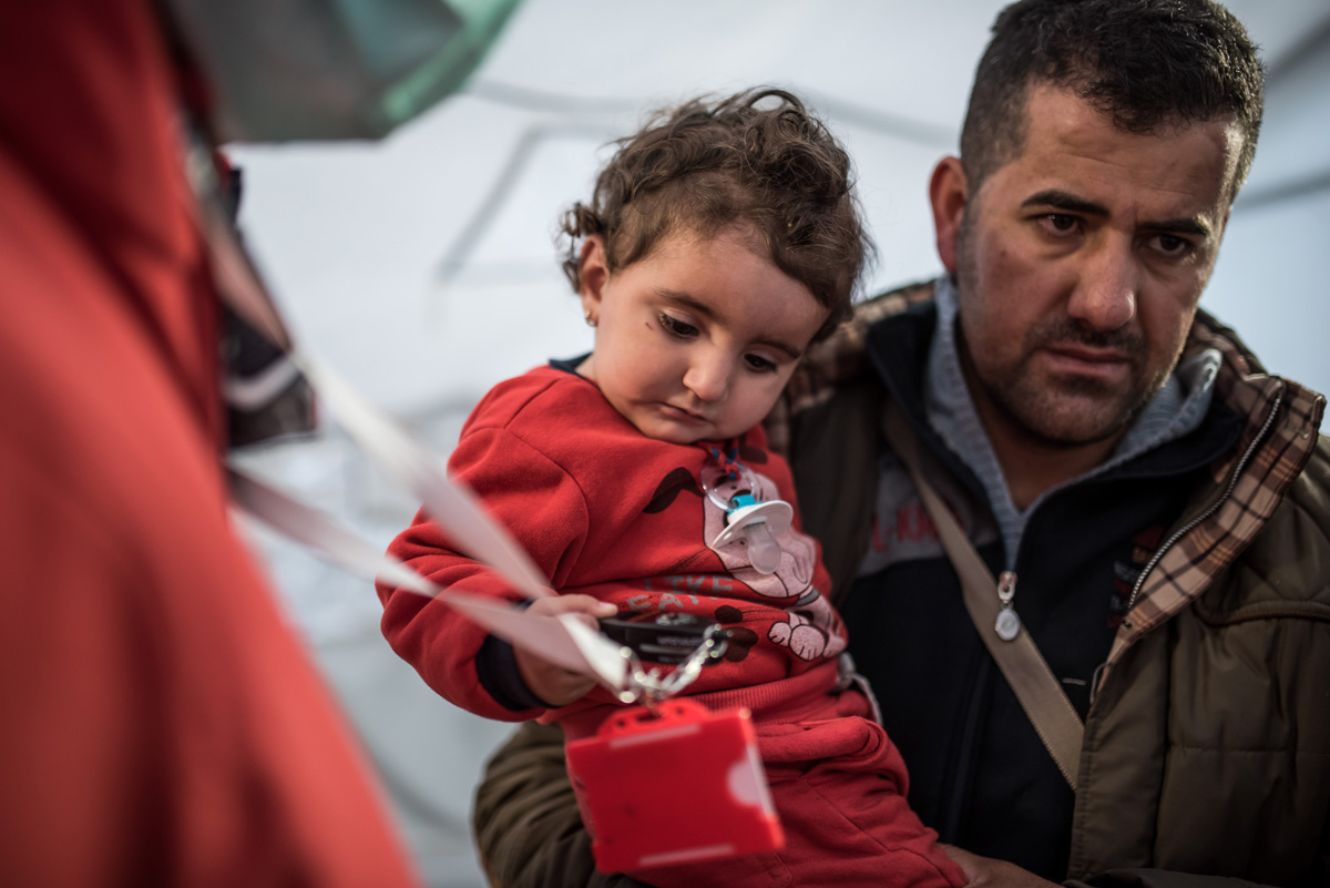Tizenéves gyerekeket is őrizetbe vesznek a magyar hatóságok Tizenéves gyerekeket is őrizetbe vesznek a magyar hatóságok