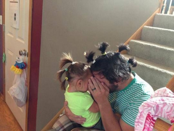 Apukák, akiket nem találták elég csinosnak a kislányaik Apukák, akiket nem találták elég csinosnak a kislányaik