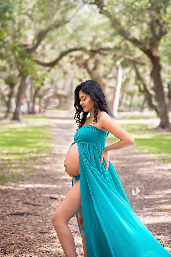 Csak fényképen érintheti felesége pocakját a katona