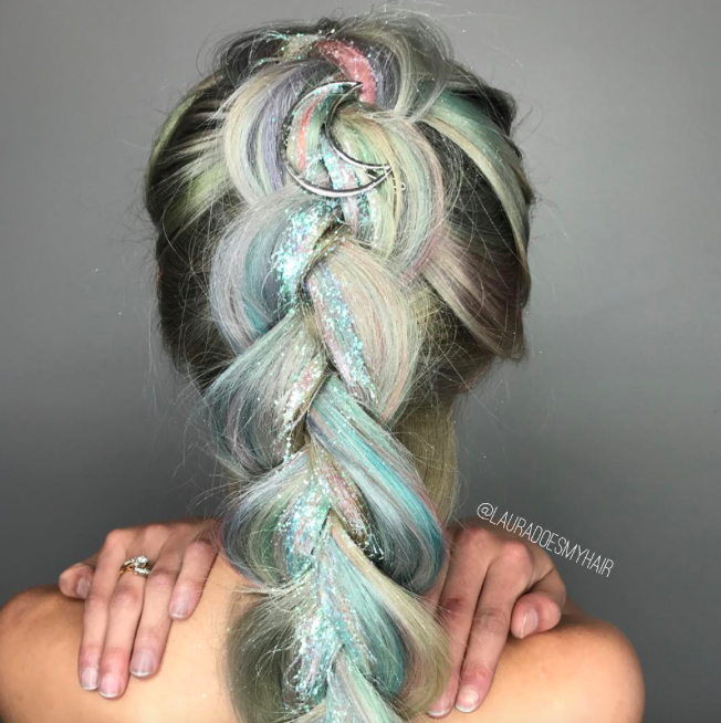 Az unikornisos frappuccino után az unikornisos hajfestés a divat