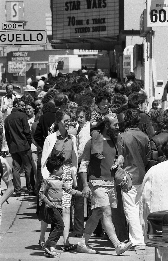 40 éve mutatták be az első Csillagok háborúja filmet - ritkán látott képek a forgatásról