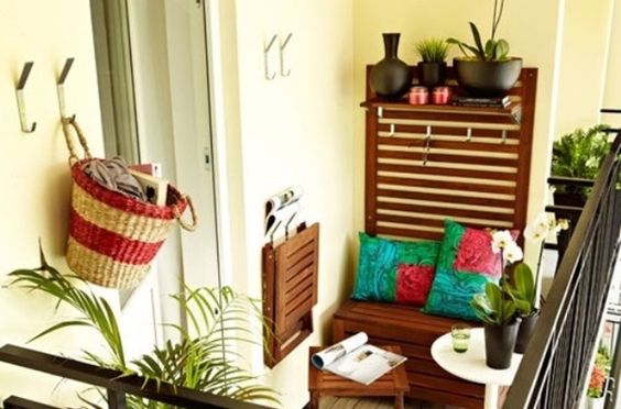 Ha asztalnak tényleg kicsi a hely, a lehajtható, vagy a sarok változatot válaszd. Ha asztalnak tényleg kicsi a hely, a lehajtható, vagy a sarok változatot válaszd.