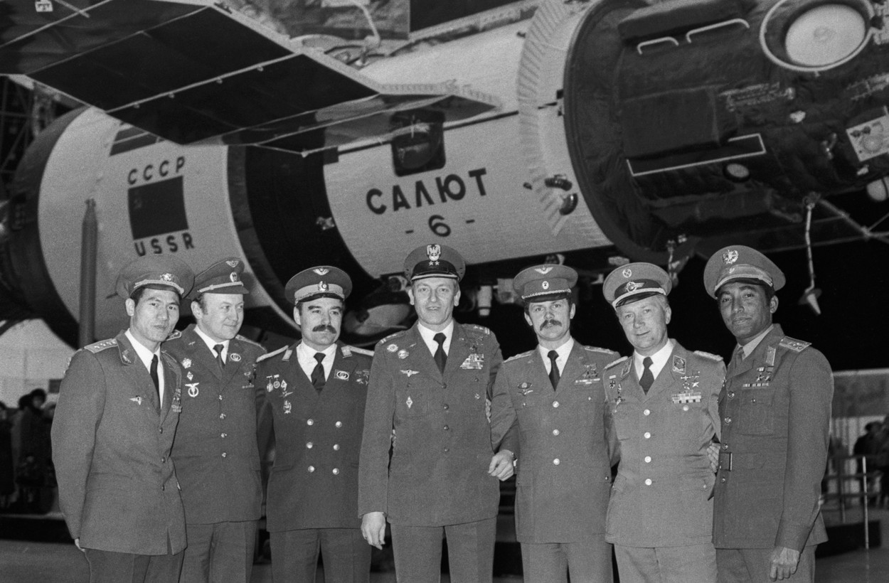 37 éve hódította meg a világűrt Farkas Berci, az első magyar űrhajós - fotók