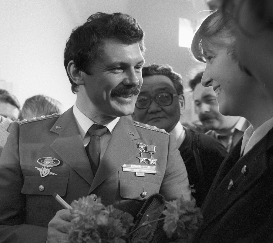 37 éve hódította meg a világűrt Farkas Berci, az első magyar űrhajós - fotók