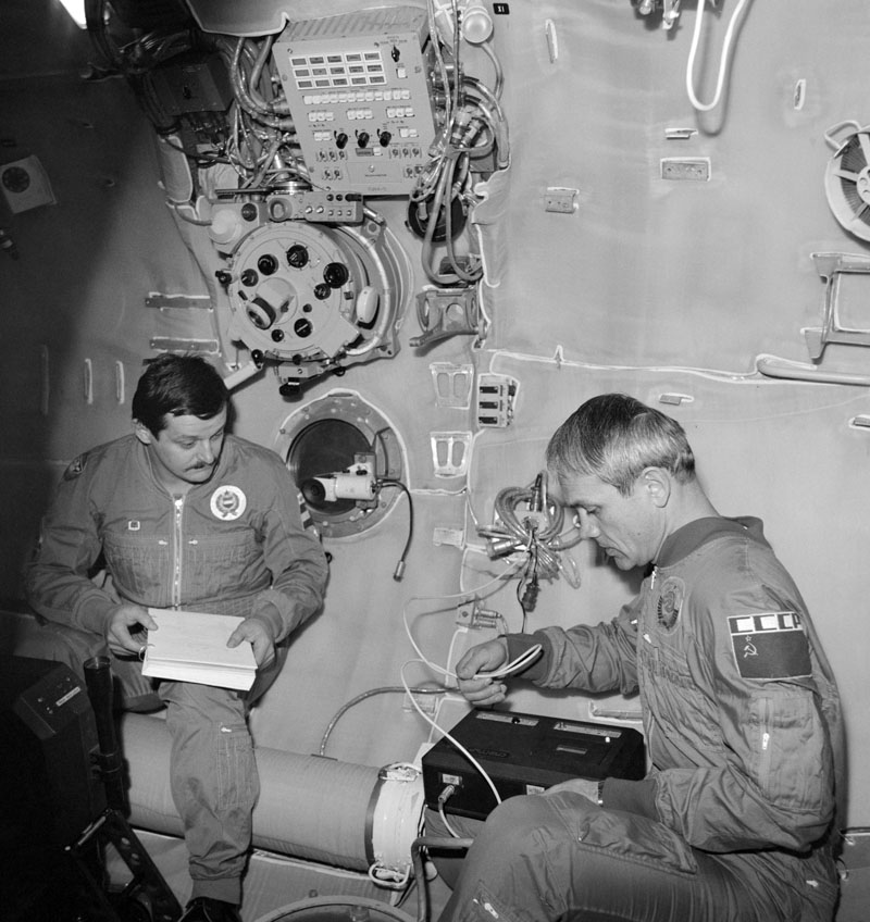 37 éve hódította meg a világűrt Farkas Berci, az első magyar űrhajós - fotók