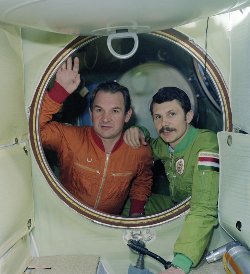 37 éve hódította meg a világűrt Farkas Berci, az első magyar űrhajós - fotók