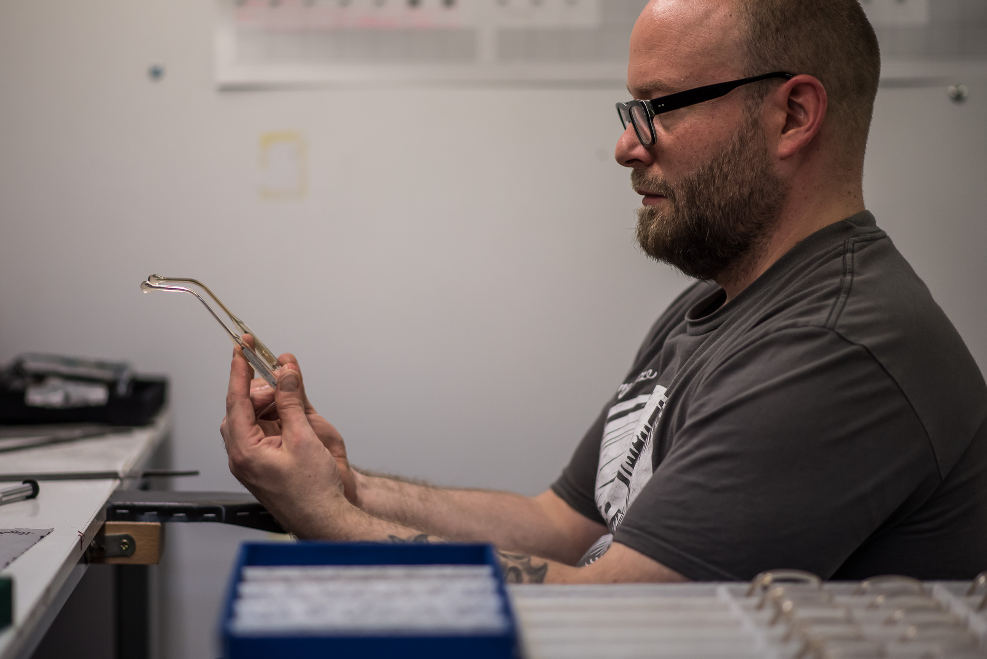 Így készülnek Budapesten a világ legmenőbb napszemüvegjei