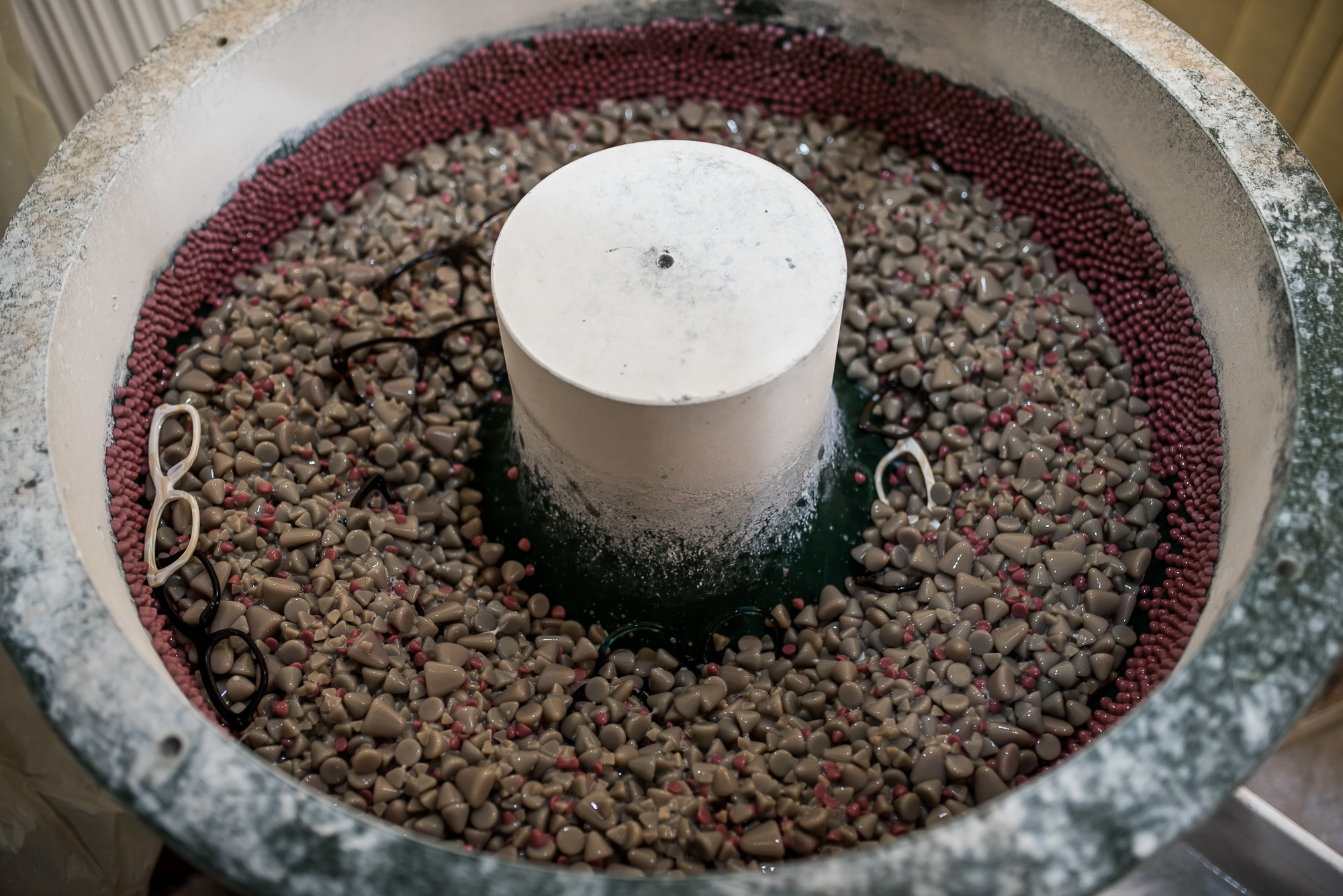 Így készülnek Budapesten a világ legmenőbb napszemüvegjei