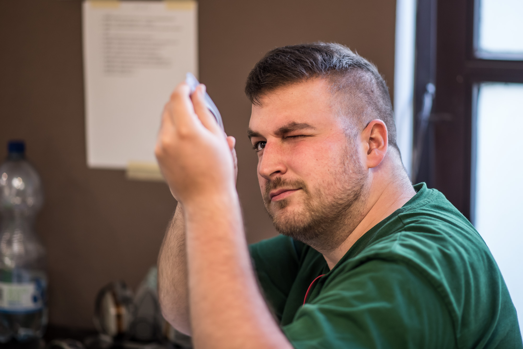 Így készülnek Budapesten a világ legmenőbb napszemüvegjei