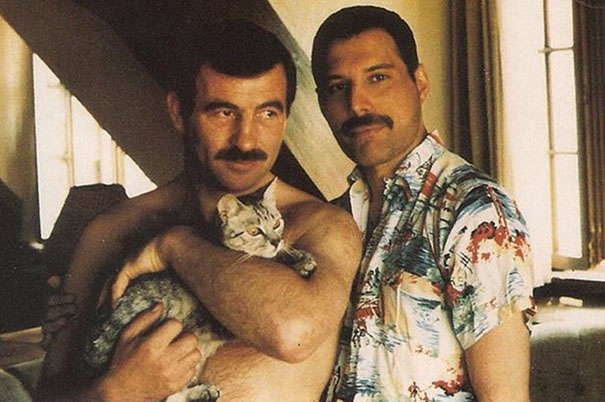 Bensőséges képek kerültek elő a szerelmes Freddie Mercury-ról