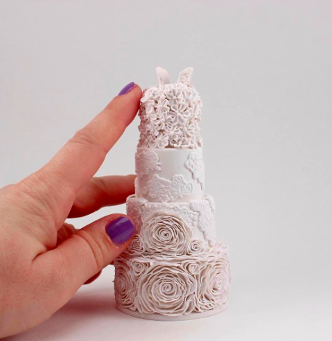 Ezekkel a mini szobrokkal örökké veled maradhat az esküvői tortád