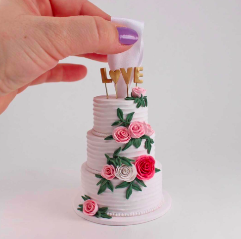 Ezekkel a mini szobrokkal örökké veled maradhat az esküvői tortád