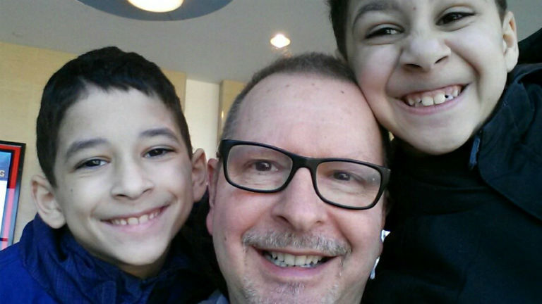 A nyílt levél szerzője, Jeff Jackson és gyermekei