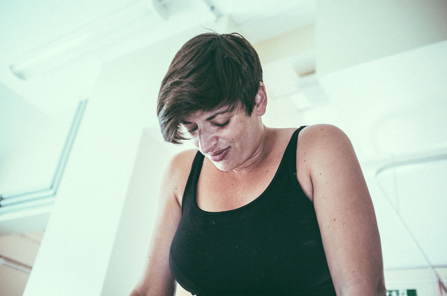 Intim fotókon örökítette meg első gyereke születését Intim fotókon örökítette meg első gyereke születését