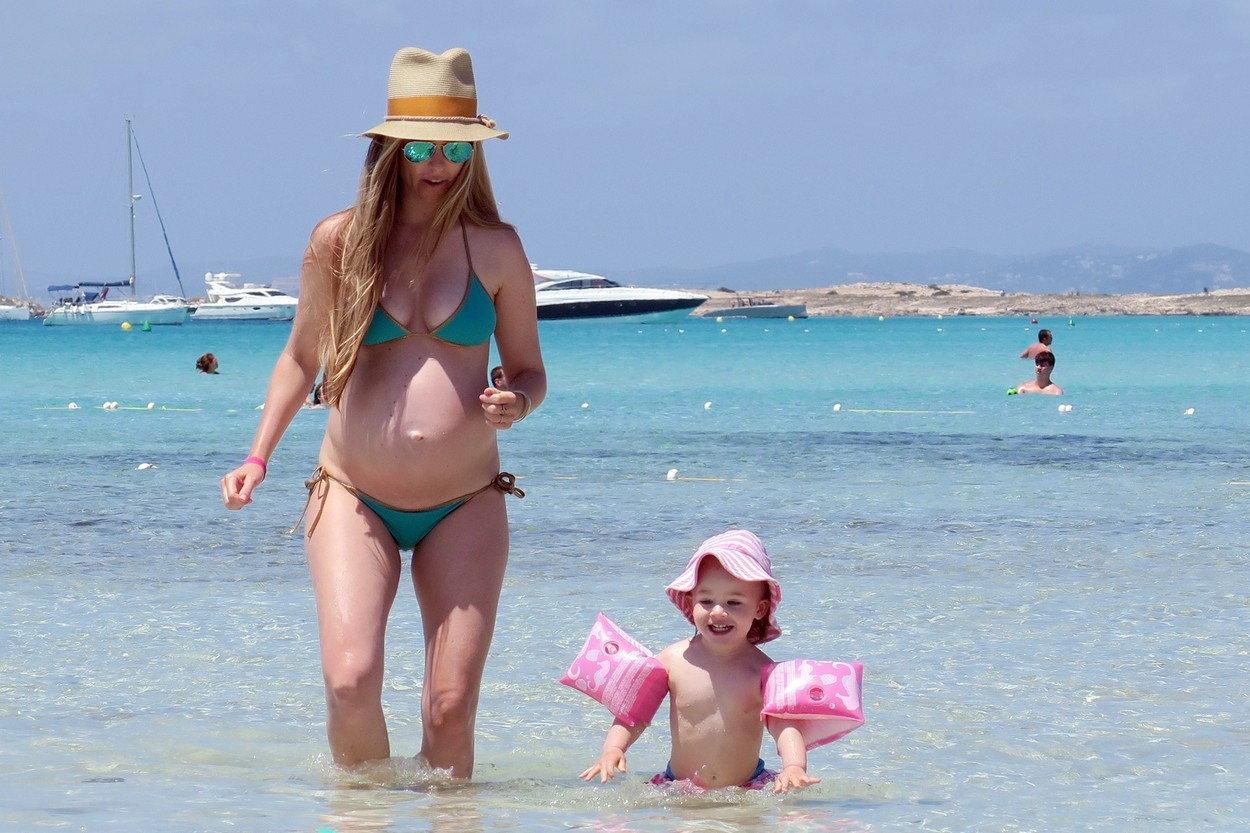 Ennyire cuki Nico Rosberg terhes neje és kislánya