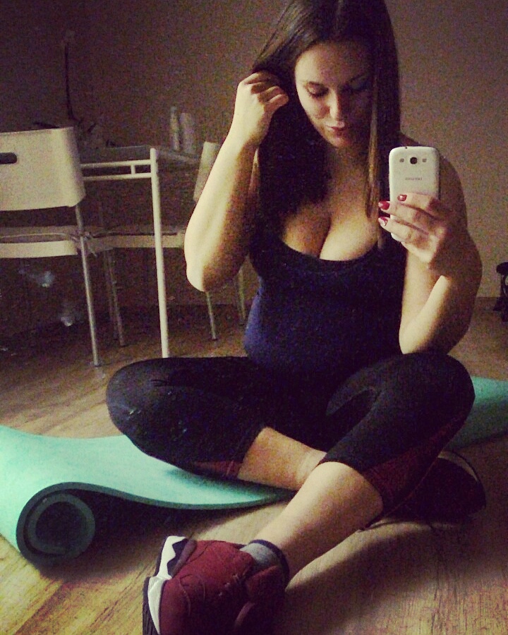 18. hét és Fanni még aktívan sportol.