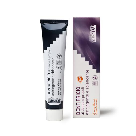 Legyen fekete a fogkrémed!