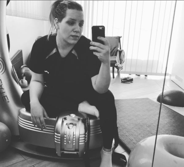 Instagram oldalán Tóth Vera rendszeresen posztolt edzős képeket