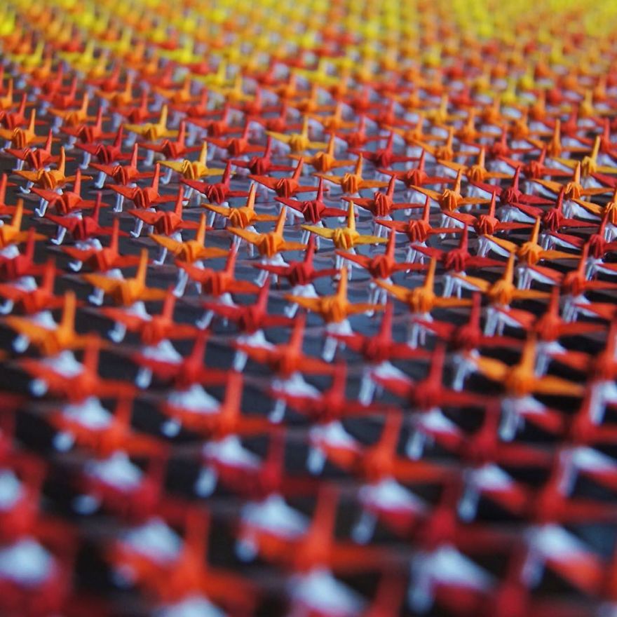 Több ezer, apró origami gólyából készítette elképesztő bonsai-szobrait ez a művész Több ezer, apró origami gólyából készítette elképesztő bonsai-szobrait ez a művész