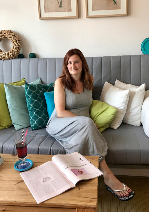 Zsuzsa 20 év kihagyás után újra ápolónő Magyarországon Zsuzsa 20 év kihagyás után újra ápolónő Magyarországon