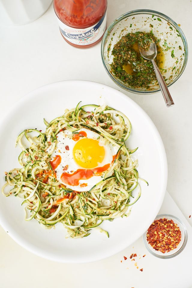 3 hozzávalóból, 6 perc alatt összedobhatod ezt a pestós cukkinitésztát 3 hozzávalóból, 6 perc alatt összedobhatod ezt a pestós cukkinitésztát