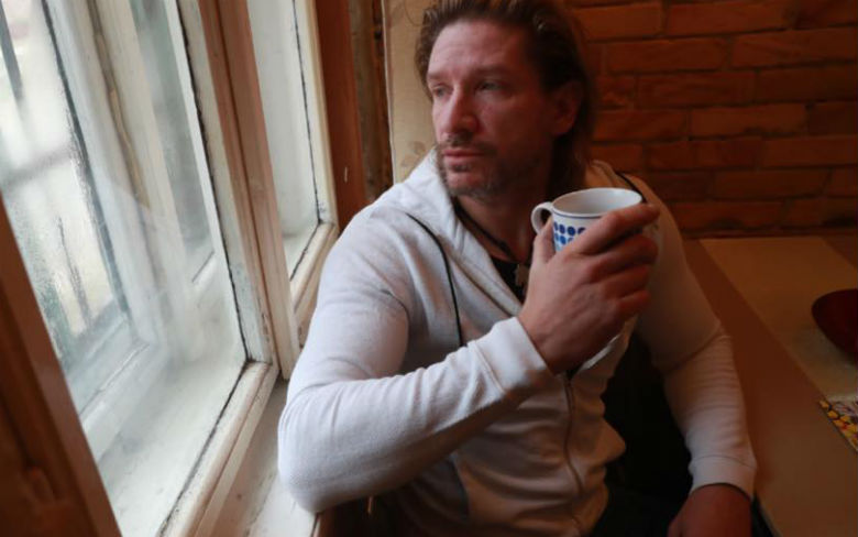 Pintér Tibor férjes asszony szeretőjeként 