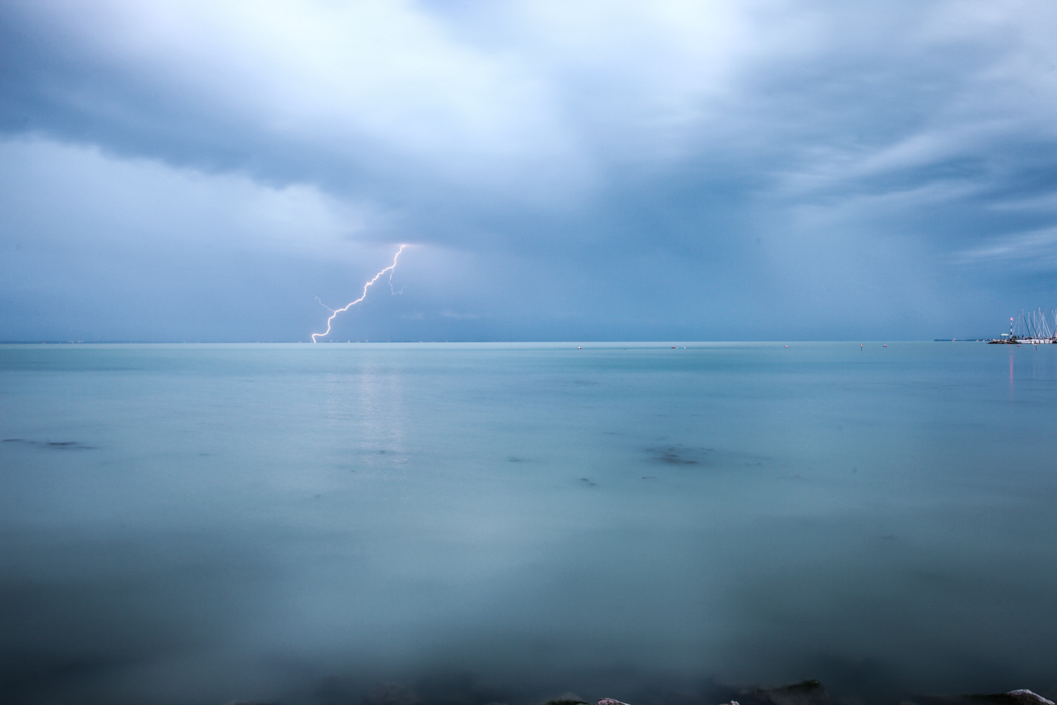 Épphogy csak elkezdődött a levendula szüret, már ki is fogytak belőle - képek a tihanyi Levendulafesztiválról Épphogy csak elkezdődött a levendula szüret, már ki is fogytak belőle - képek a tihanyi Levendulafesztiválról
