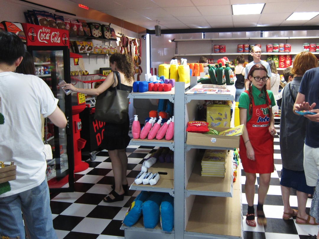 Ebben az élelmiszerboltban semmi nem ehető, mégis mindent eladtak már