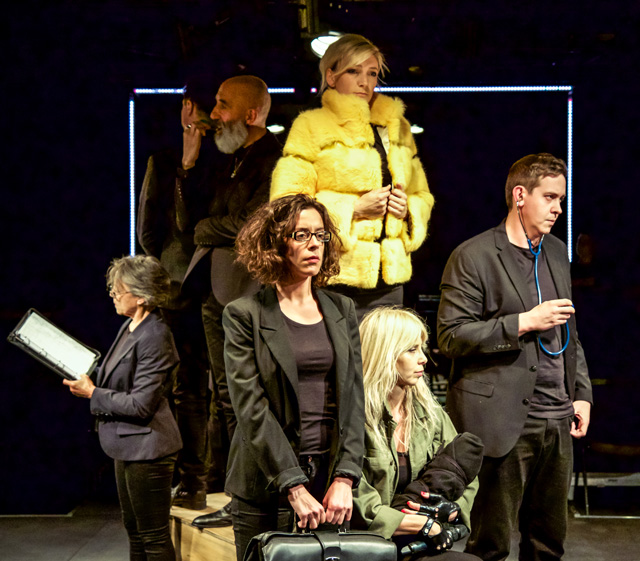 Jelenet a darabból (Fotó: Horváth Judit)