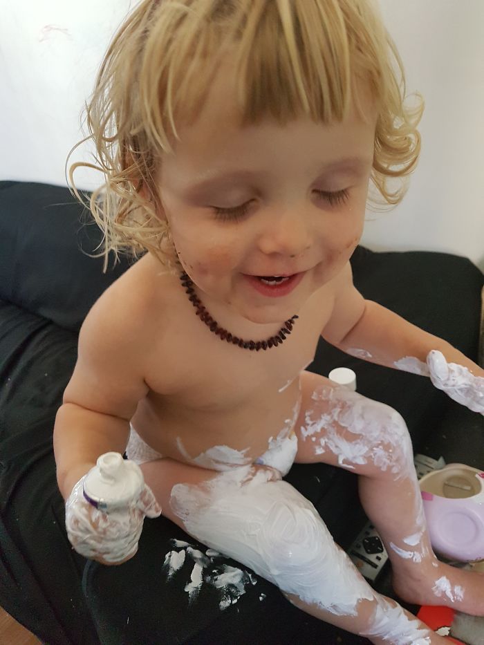 Ez történik, mikor a szülők egy pillanatra elfordítják a fejüket