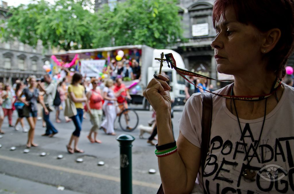 Ezt mondd a gyerekednek, ha meglátja a melegfelvonulást az utcán!