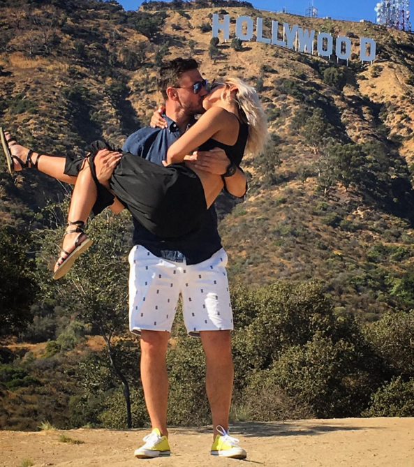 Kiss Ramóna és Lékai Máté a Hollywood felirat alatt