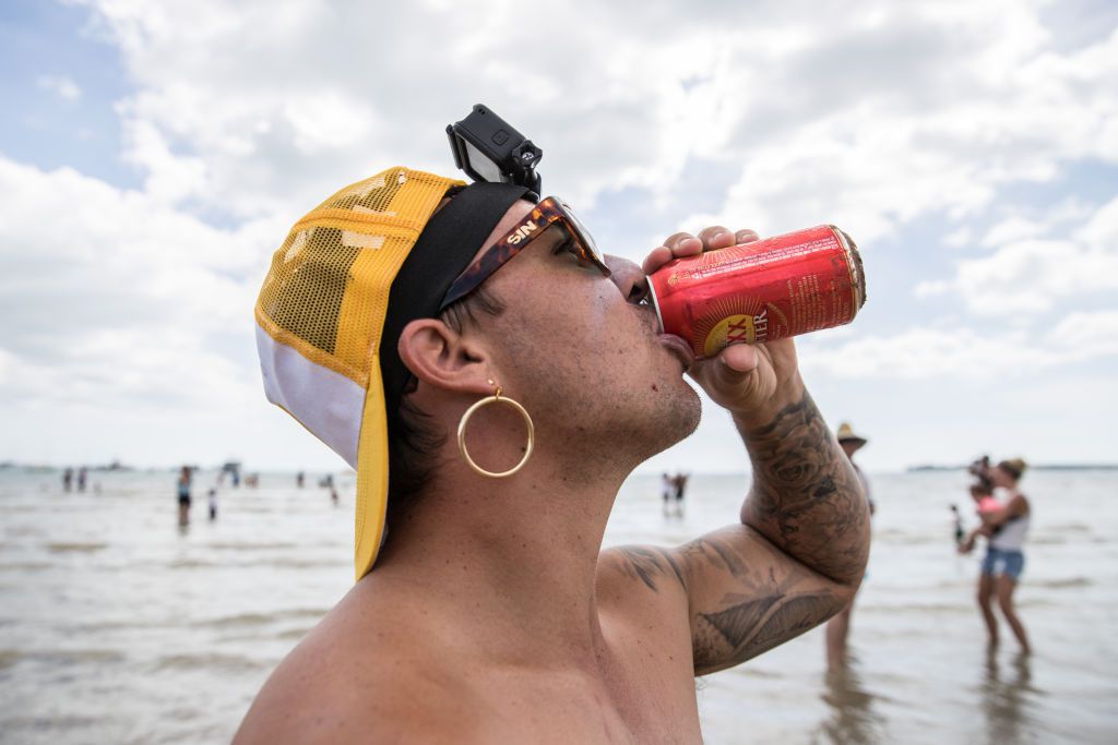 Sörösdobozokból épült tutajokkal versenyeztek Ausztráliában