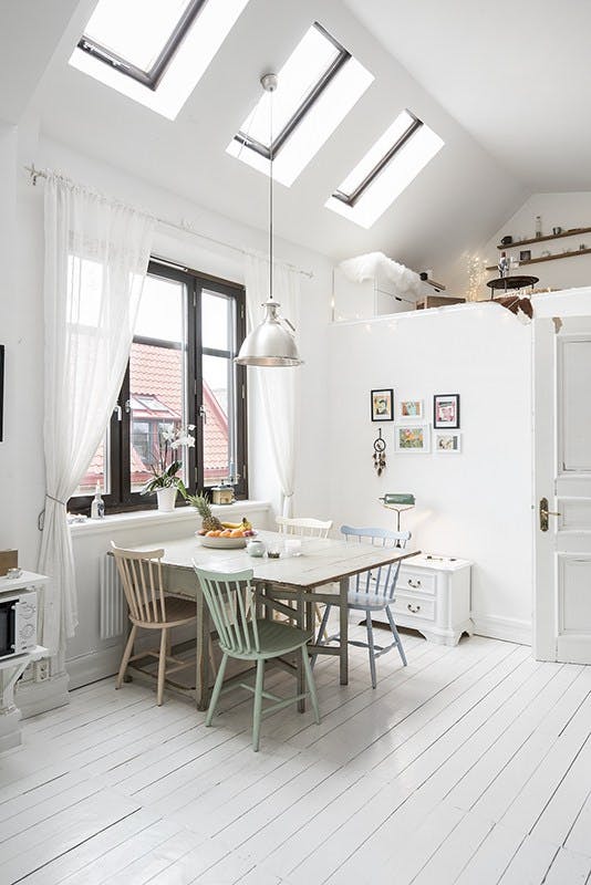 Ebbe a világos svéd garzonba azonnal beleszeretsz!